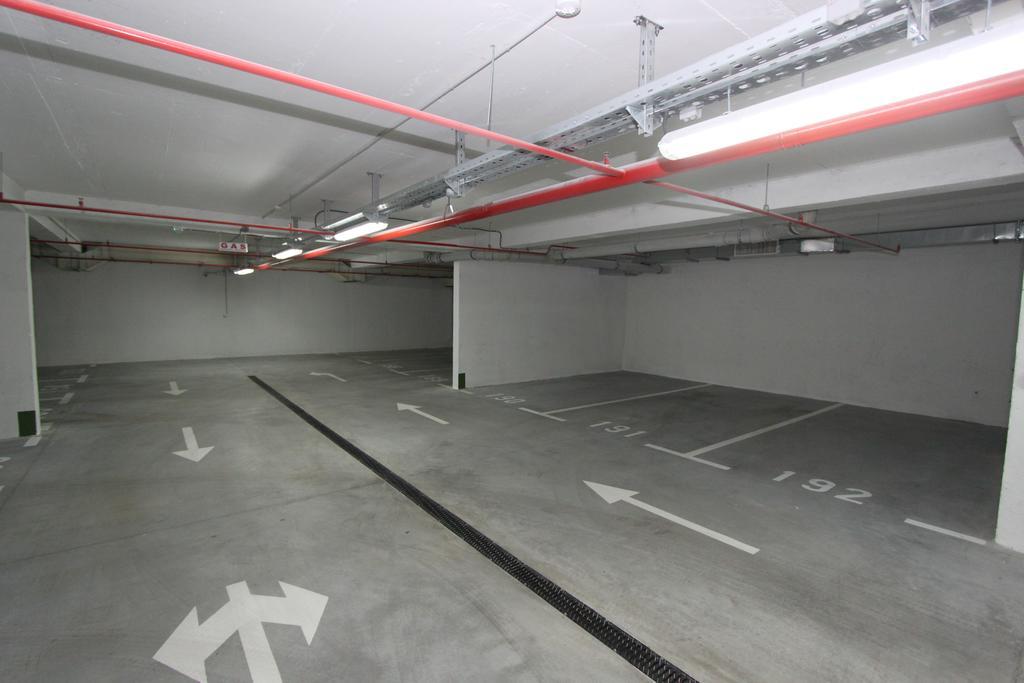 Riviera New Belgrade Apartment, Parking 5 Eur Per Day Exterior foto